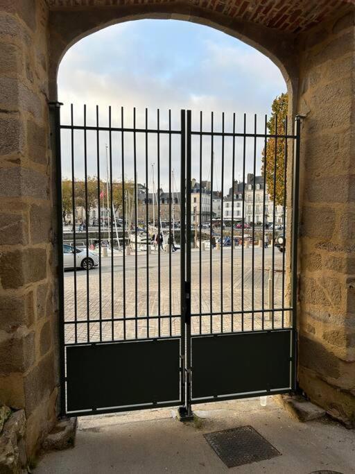 Appartement Sur Le Port De Vannes Exterior photo